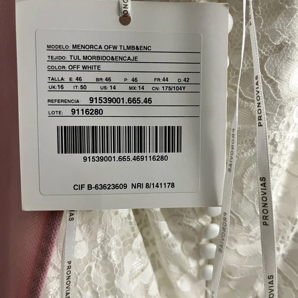 Wedding Dress : Pronovias - Picture 10 of 11